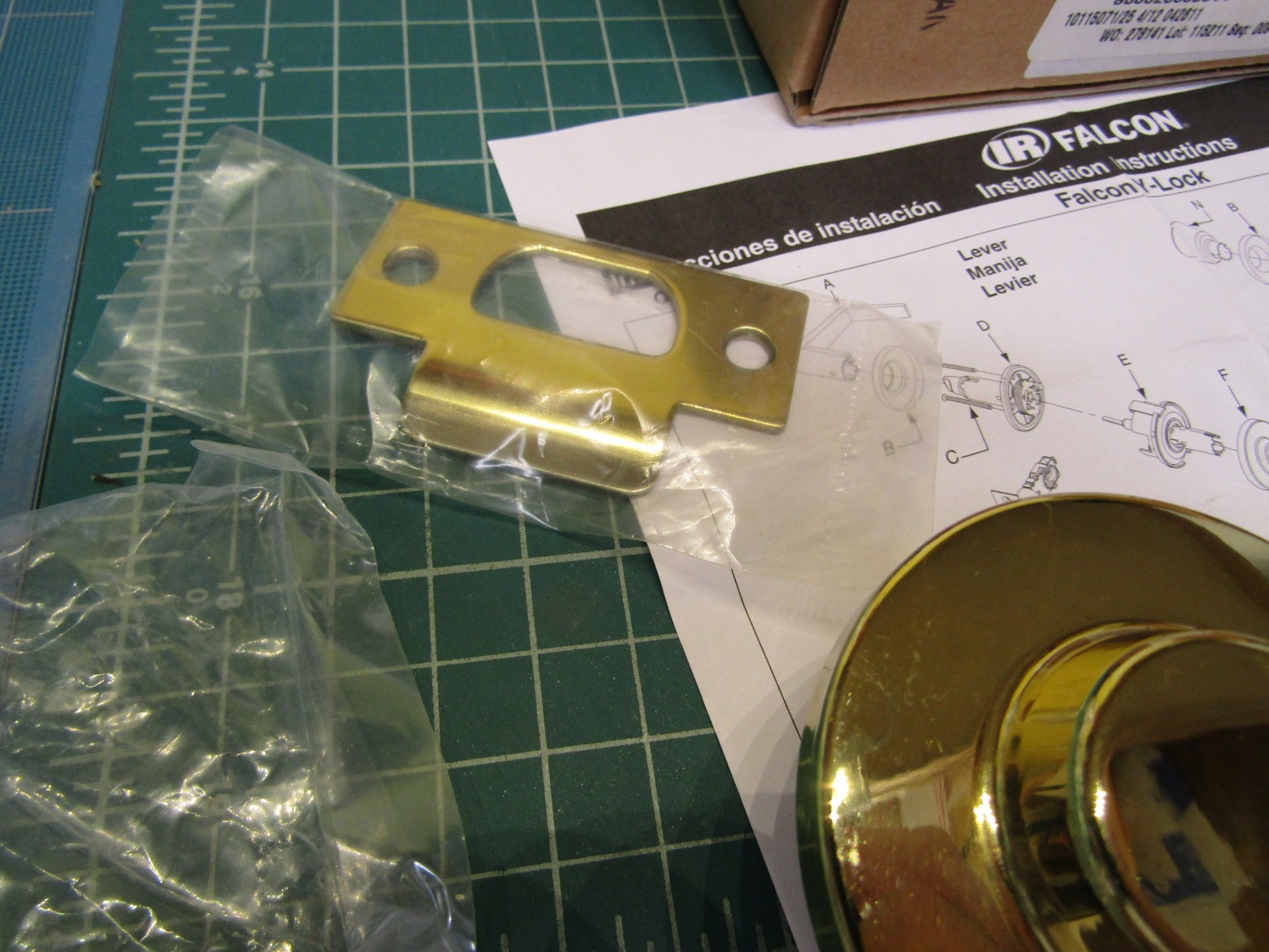 1 – Falcon Connecting / Exit Latch Y161 DAN 605. New in Box