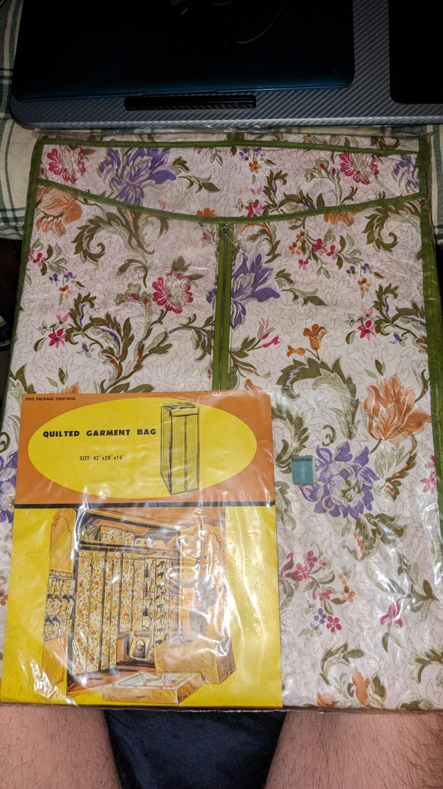 Paramount Quilted Garment Bag Blue 42"x 20"x 15" New in Package Made in Taiwan