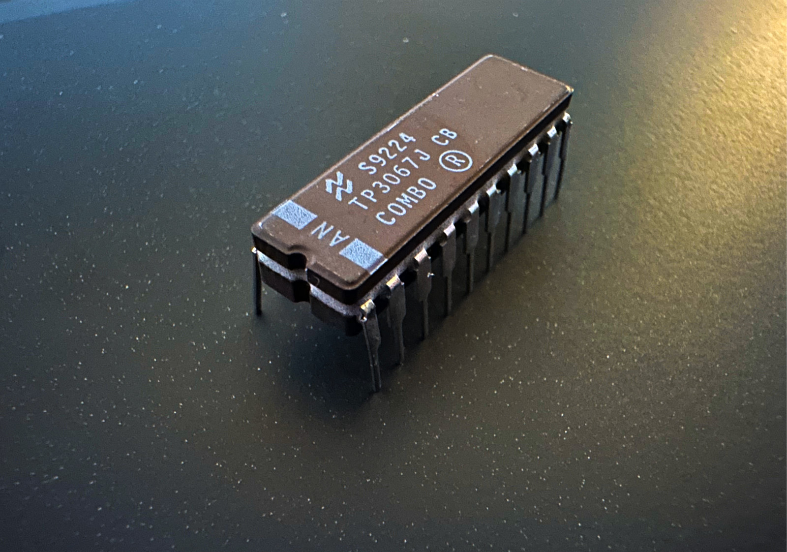 TP3067J National Semiconductor CODEC/Filter CMOS Serial Interface Ceramic IC