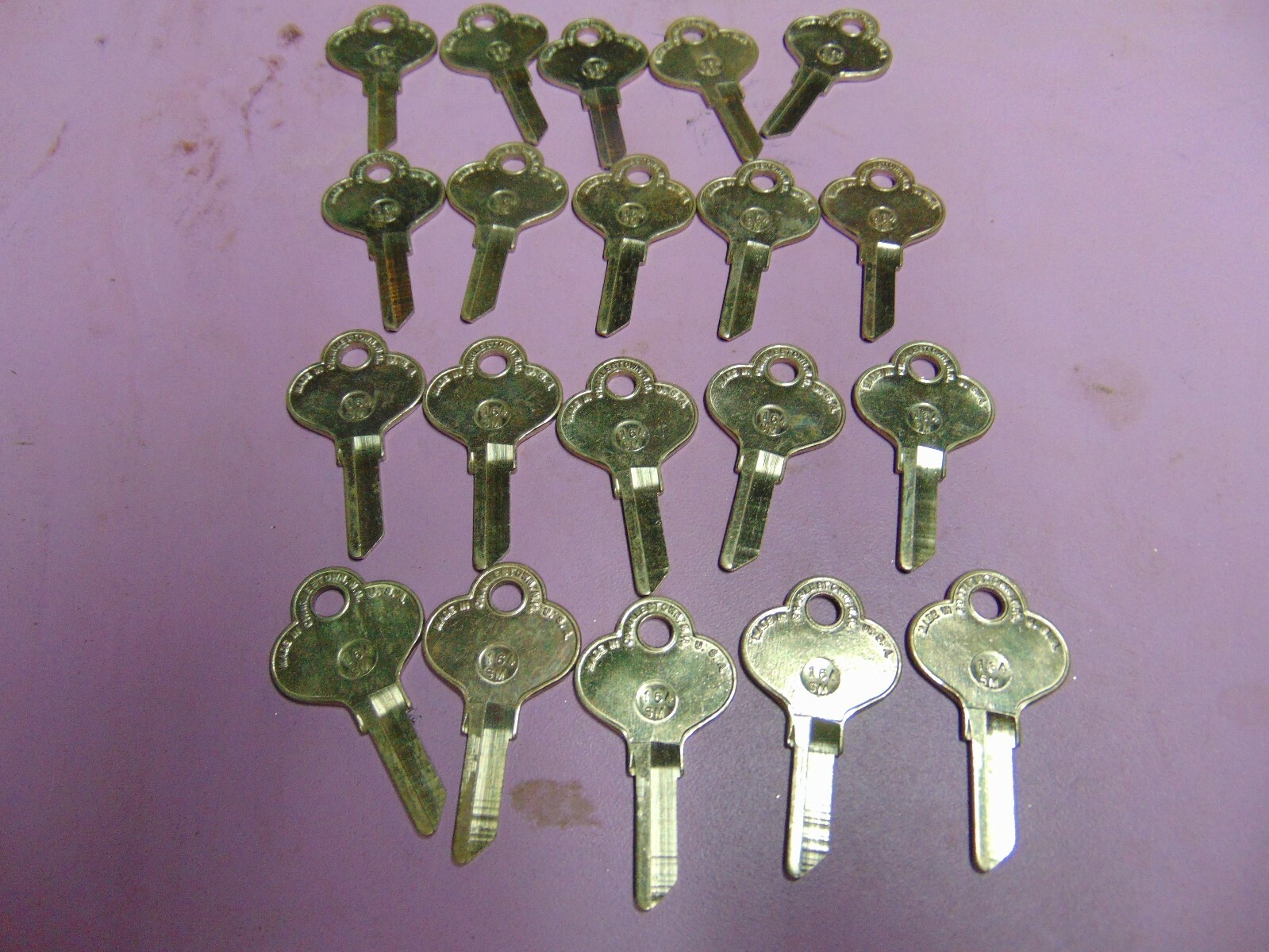 20  keys   EAGLE 01014SM  KEYS BLANKS UNCUT       LOCKSMITH