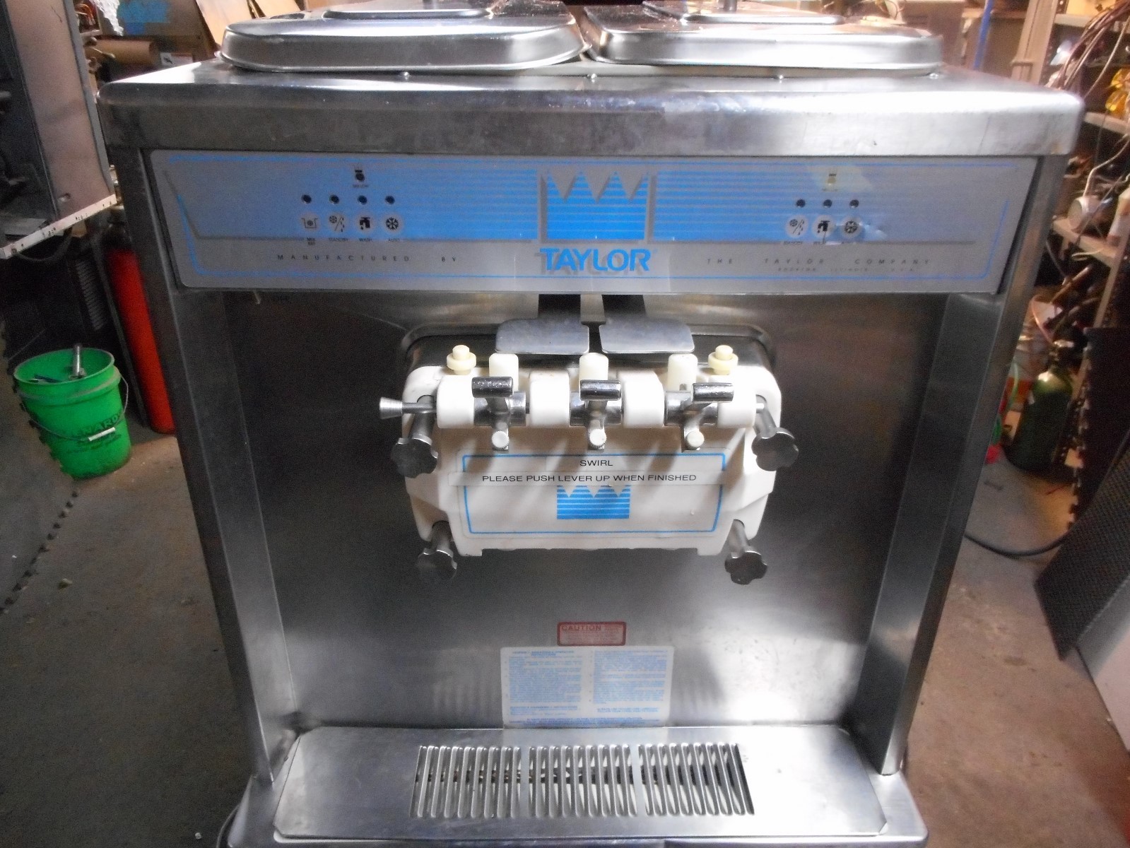 TAYLOR SOFT SERVE/YOGURT MACH. MODEL 339, 1 PH, Air, WARRANTY