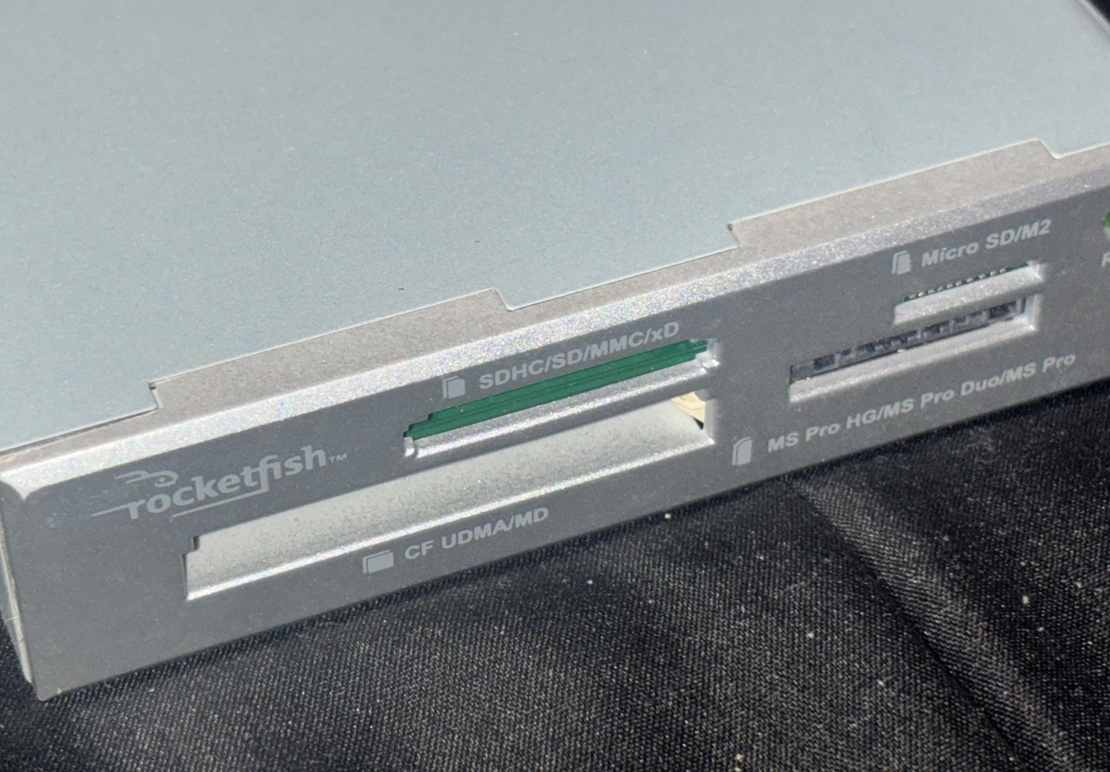 Rocketfish Multi Card Reader for Desktop incl Cable p/n RF-CRDRD