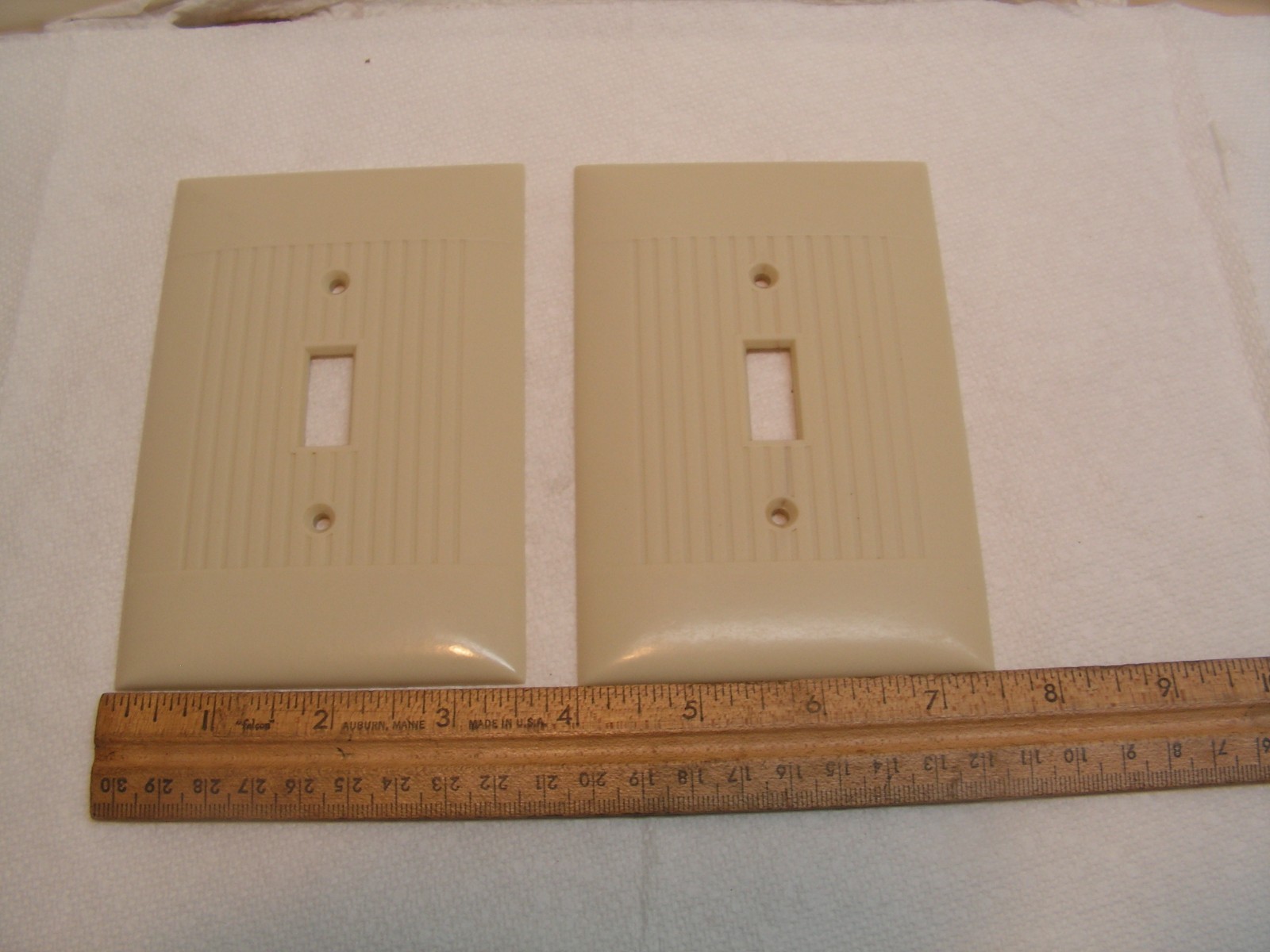 2 Vintage Sierra Ivory Ribbed OVERSIZED DO1 SINGLE Switch Plates W/Screws.
