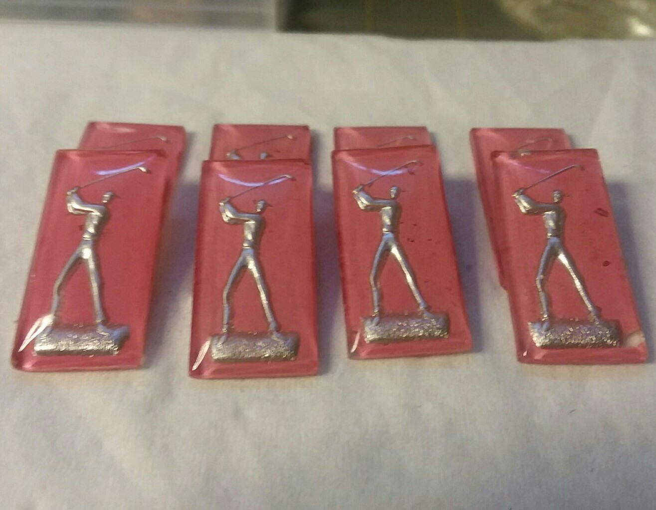 Vintage Intaglio Lot: 8pcs Silver Tone Golfer On Pink Bkground  06-01-2021 NOS
