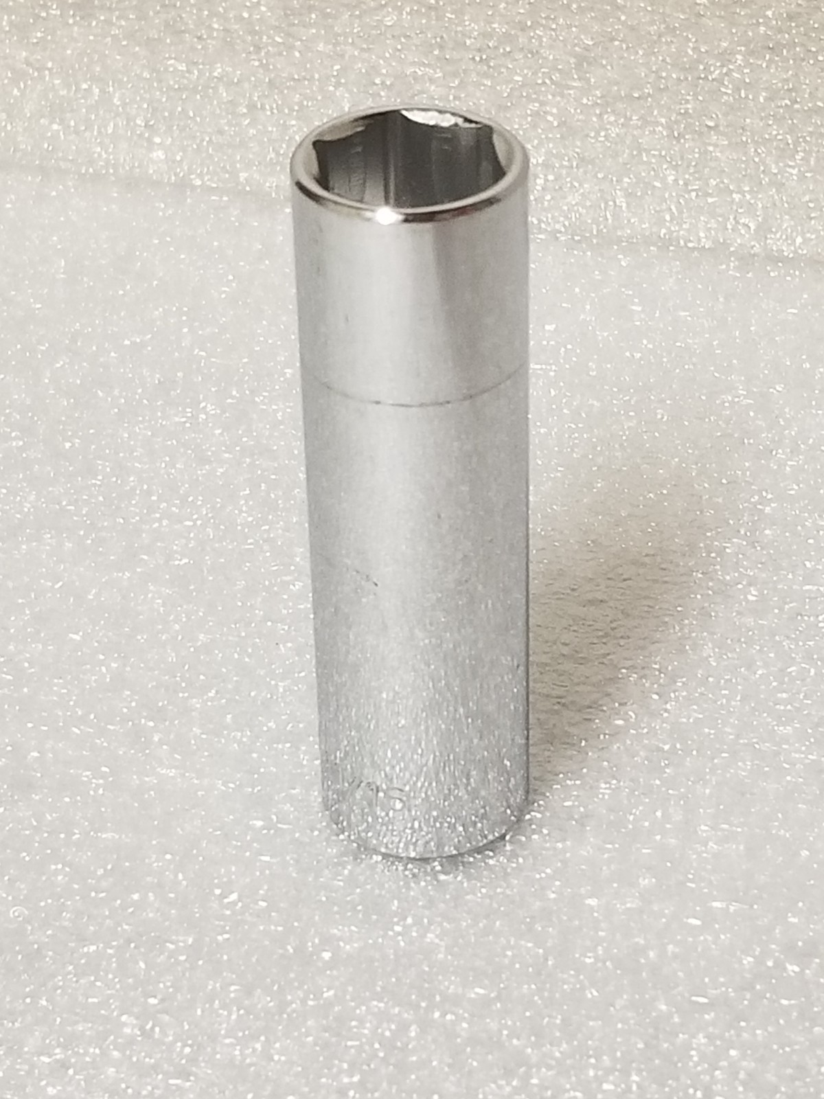 Armstrong 12-222 1/2"-Drive 6-Pt Deep Socket 11/16" Made in USA