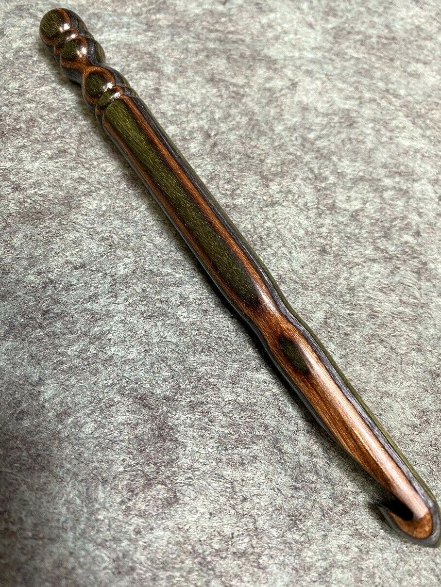 Hand carved Timberland WOOD  YARN  CROCHET HOOK  Size N