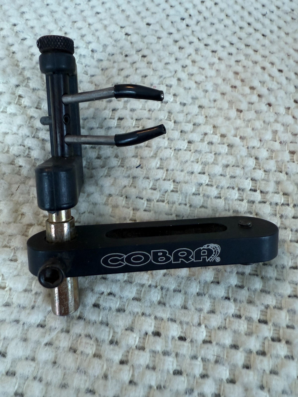 Cobra Archery Dual Prong Flipper Rest