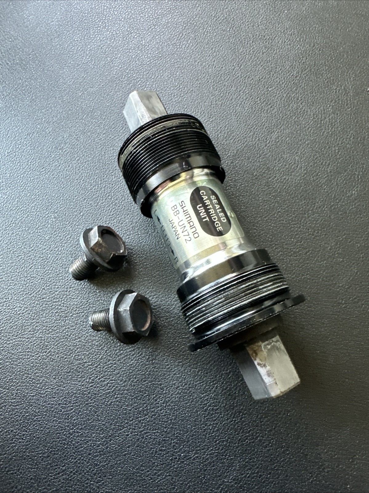 Shimano BB-UN72 Bottom Bracket - 68mm English Threaded - 113mm Width