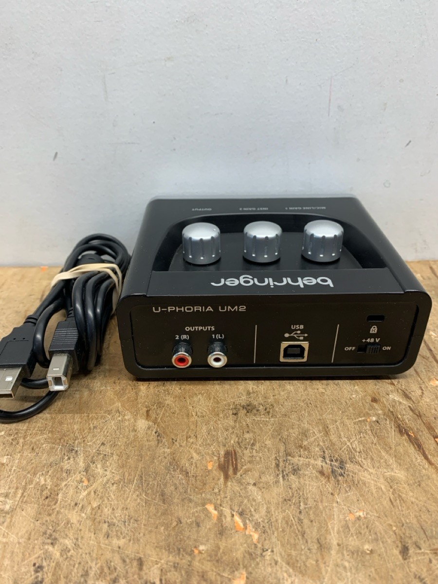 Behringer U-PHORIA UM2 Single Channel Audio Interface (E10043687)