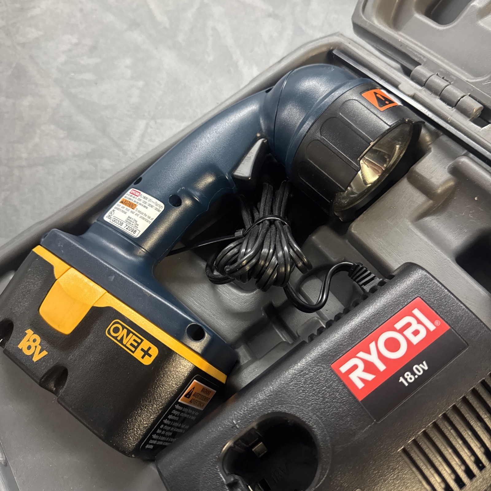 RYOBI TOOLS Tool Set SA14402 DRILL & FL1400 FLASHLIGHT KIT (TDW002188)