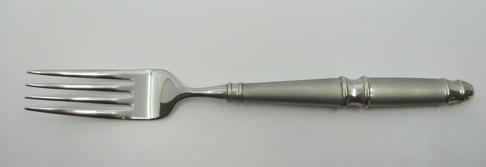 ONEIDA STAINLESS  LAMOUR DINNER FORK - 8 1/4"- 01G