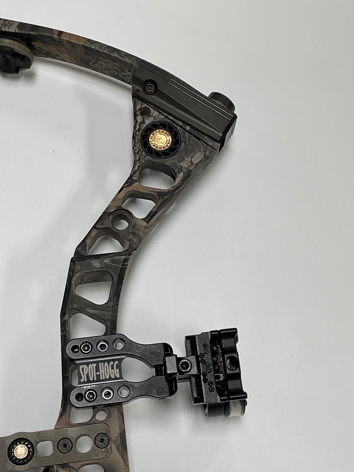 Matthews Switchback RH Compound Bow w/ Spot Hogg Sight - 70#, 35.5" Cable Length