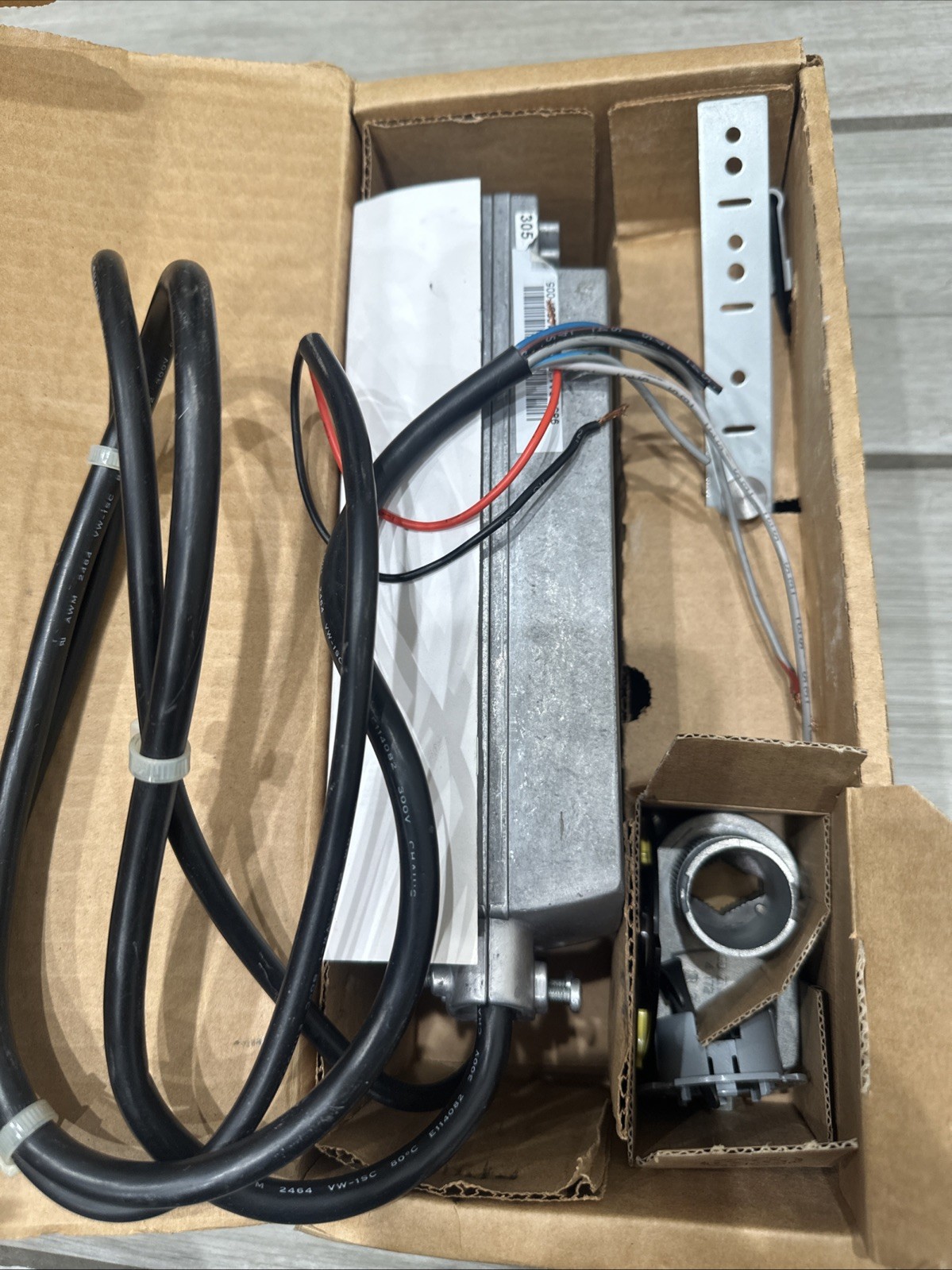 🔴SIEMENS GCA126.1U Damper OpenAir Actuator GCA126.1U - 24v - 2 Position‼️