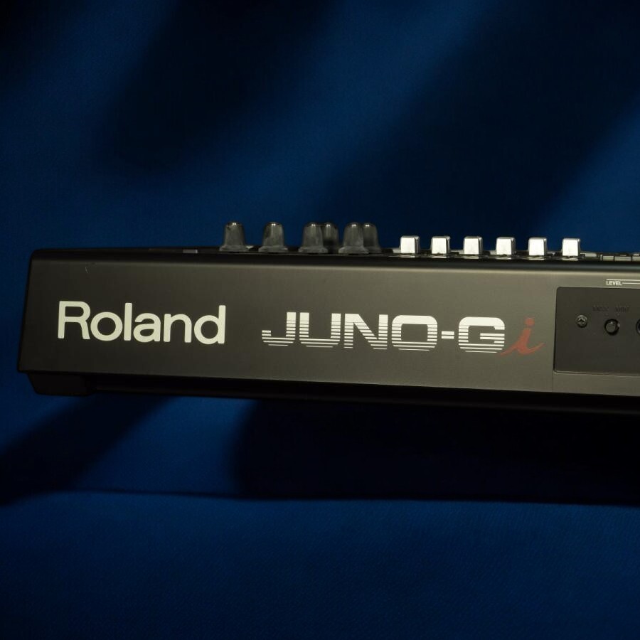ROLAND JUNO GI Mobile Keyboard Synthesizer Tested/working