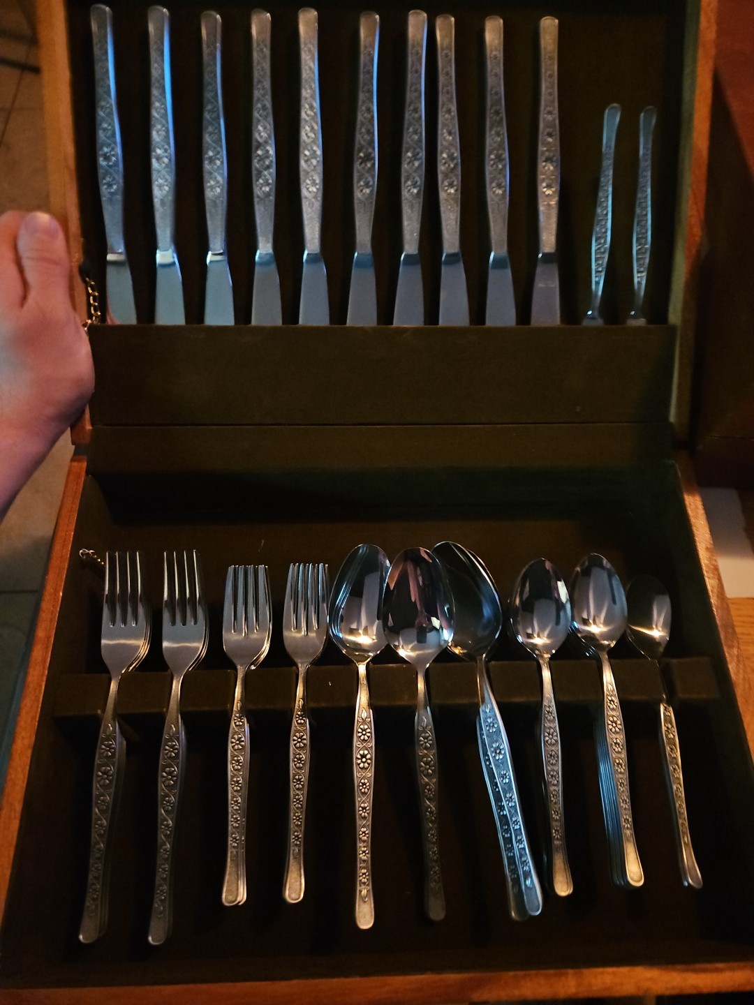 Imari Present Midcentury Stainless Steel Flatware Japan floral Service For 10