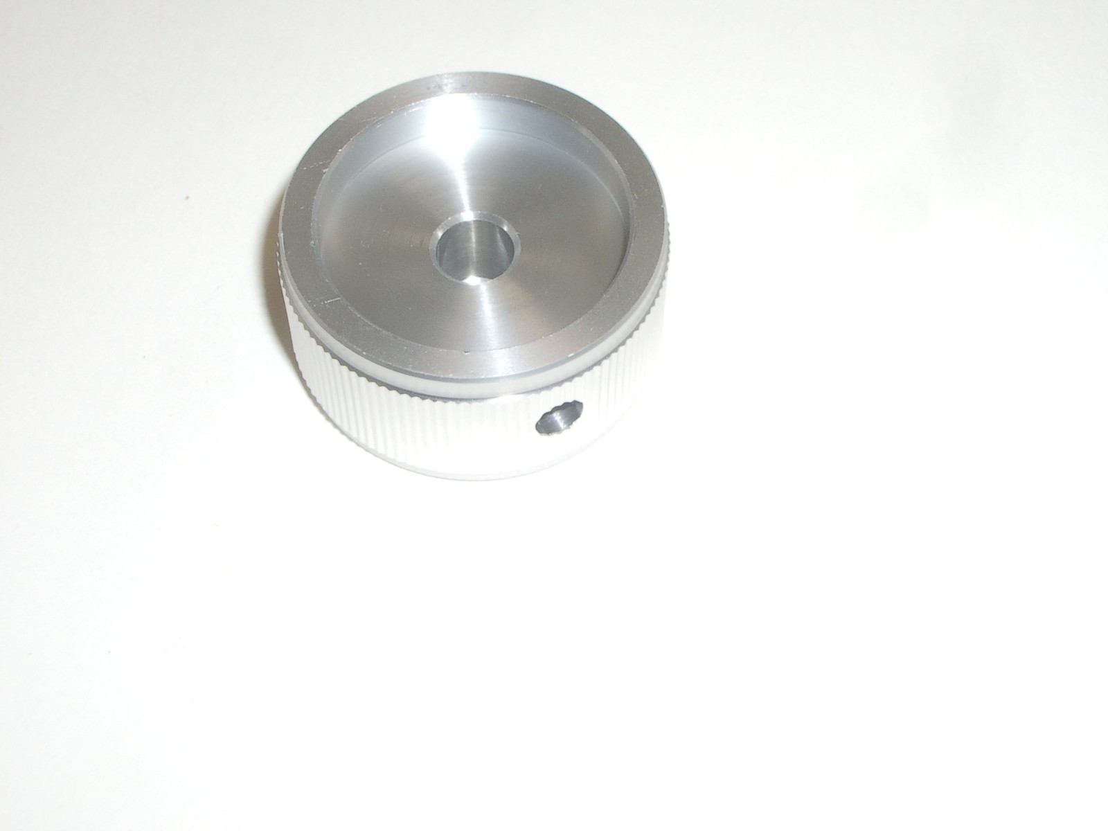 CED P-K312 ALUMINUM KNURLED 1-1/4" ROUND RADIO DIAL KNOB SILVER 1/4" SHAFT 1PC
