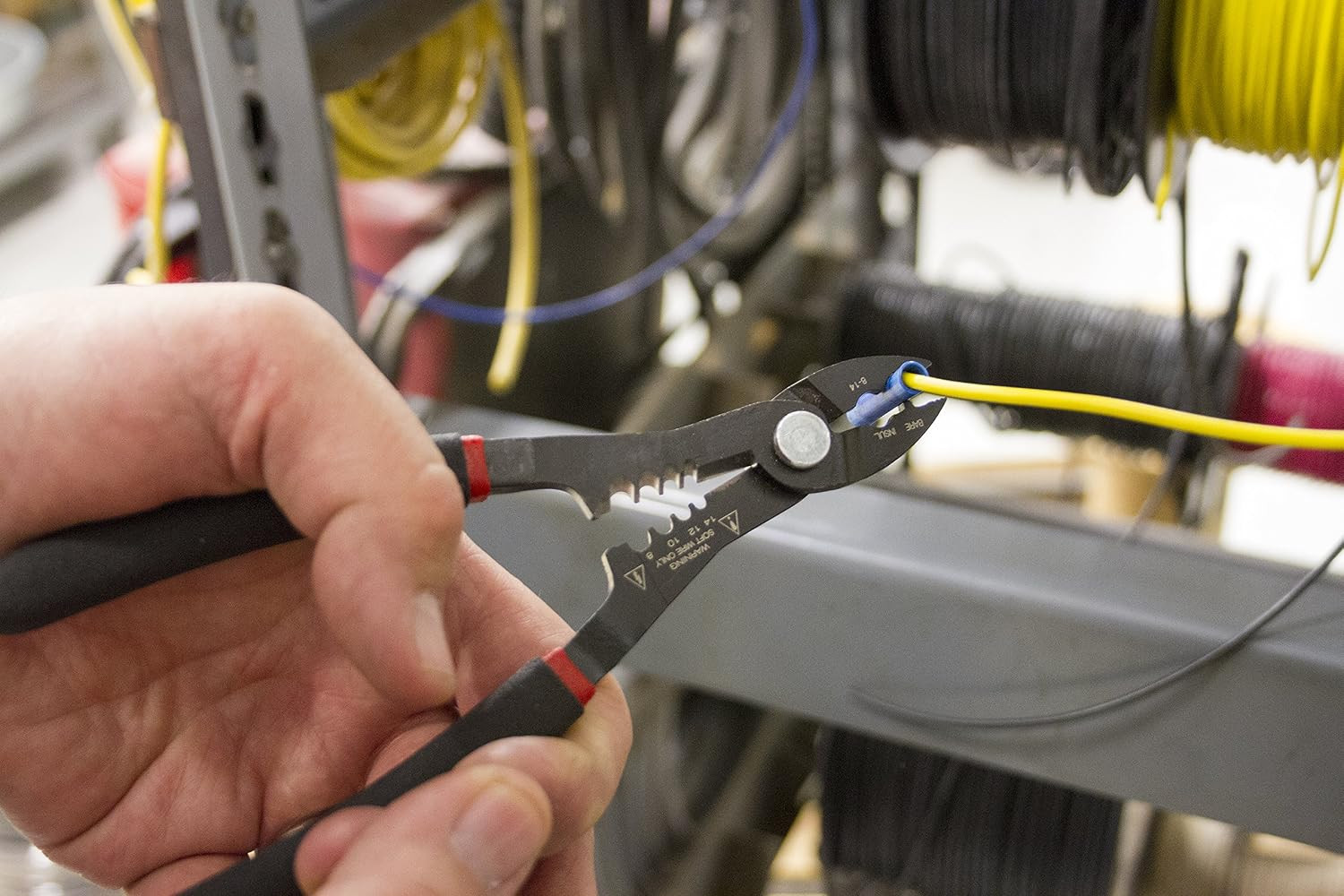 Lisle 68280 Compact Multi Function Wire Stripper, 8 14 Gauge