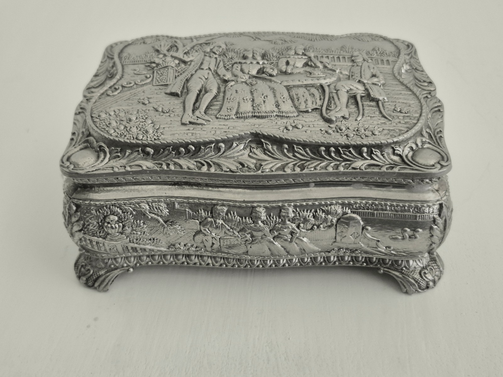 Vintage Ornate Repousse Silver Plated Colonial Couples Jewelry/Trinket Box