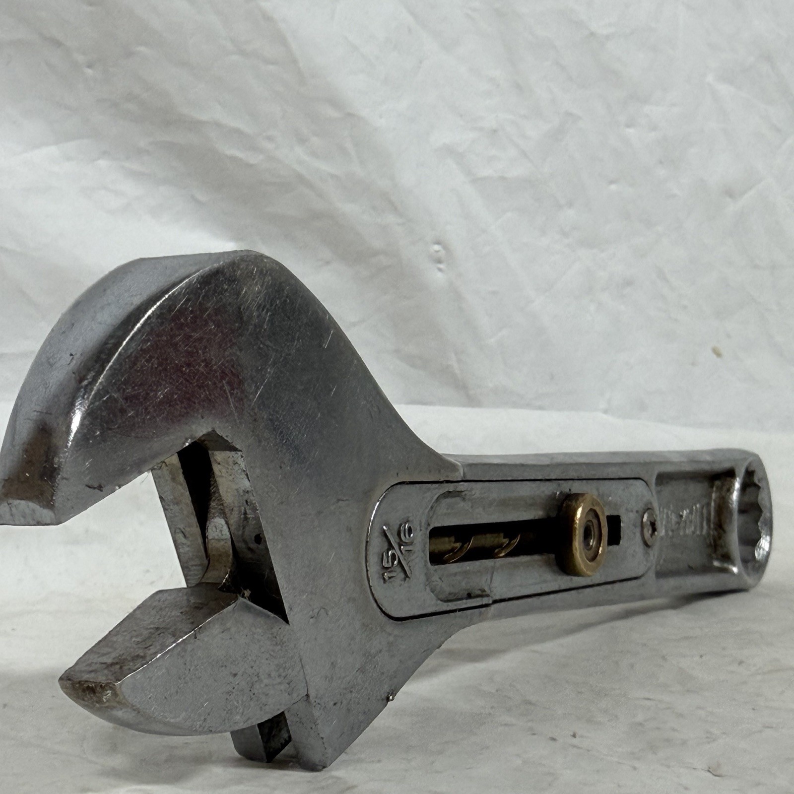 Qual-Kraft adjustable wrench 15/16