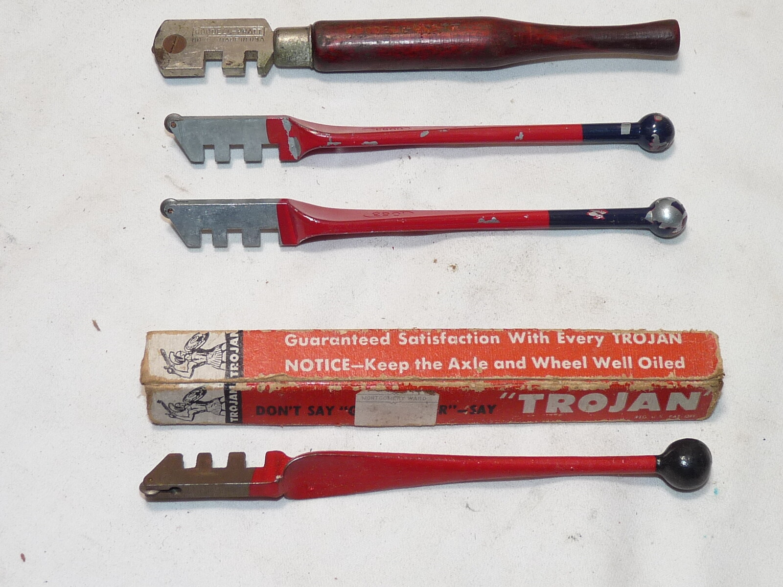 4 Vintage Glass Cutters 2 Red Devil, Trojan, Goodell Pratt