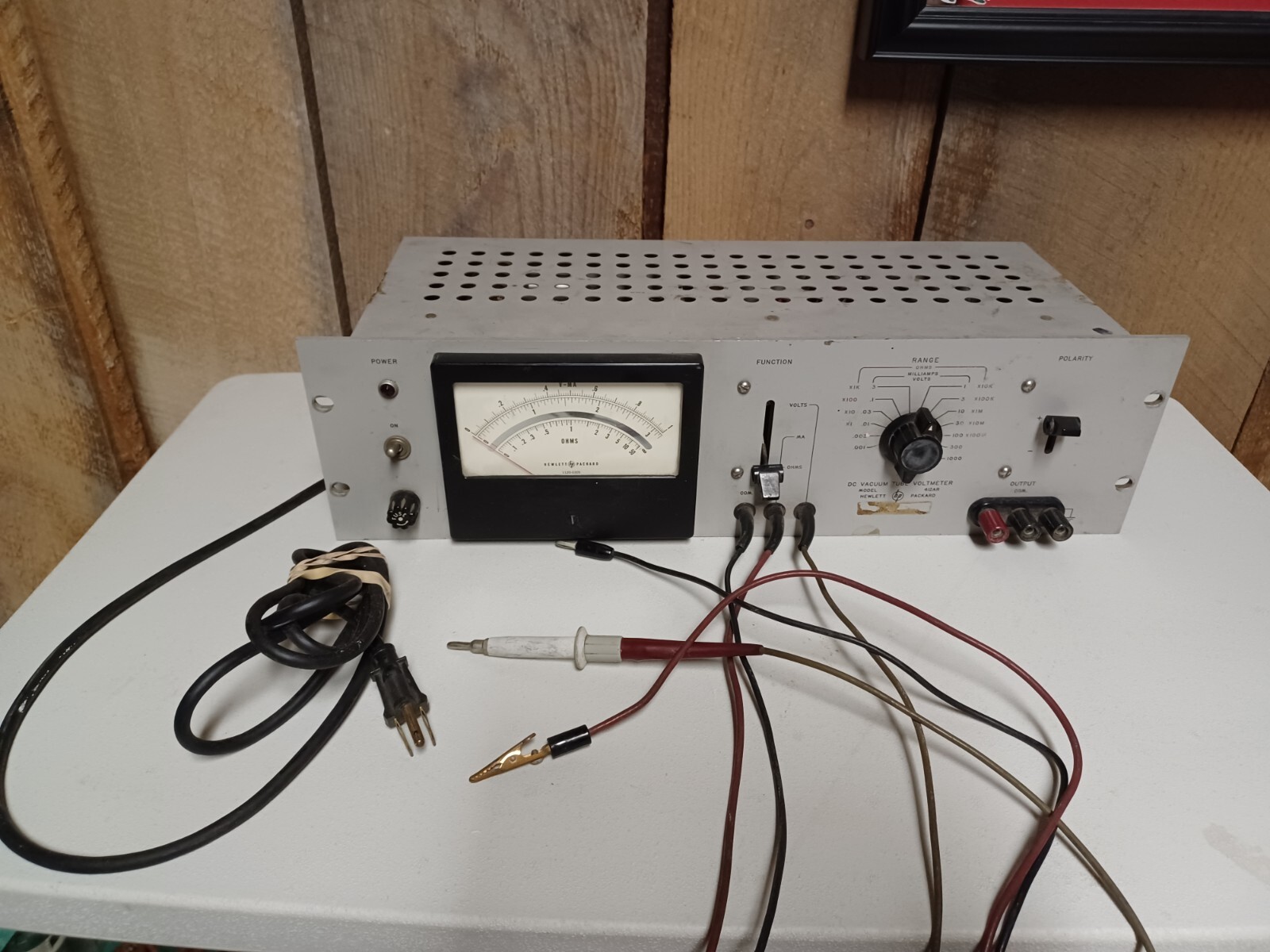 Vintage Hewlett Packard Model 412AR DC Vacuum Tube Voltmeter
