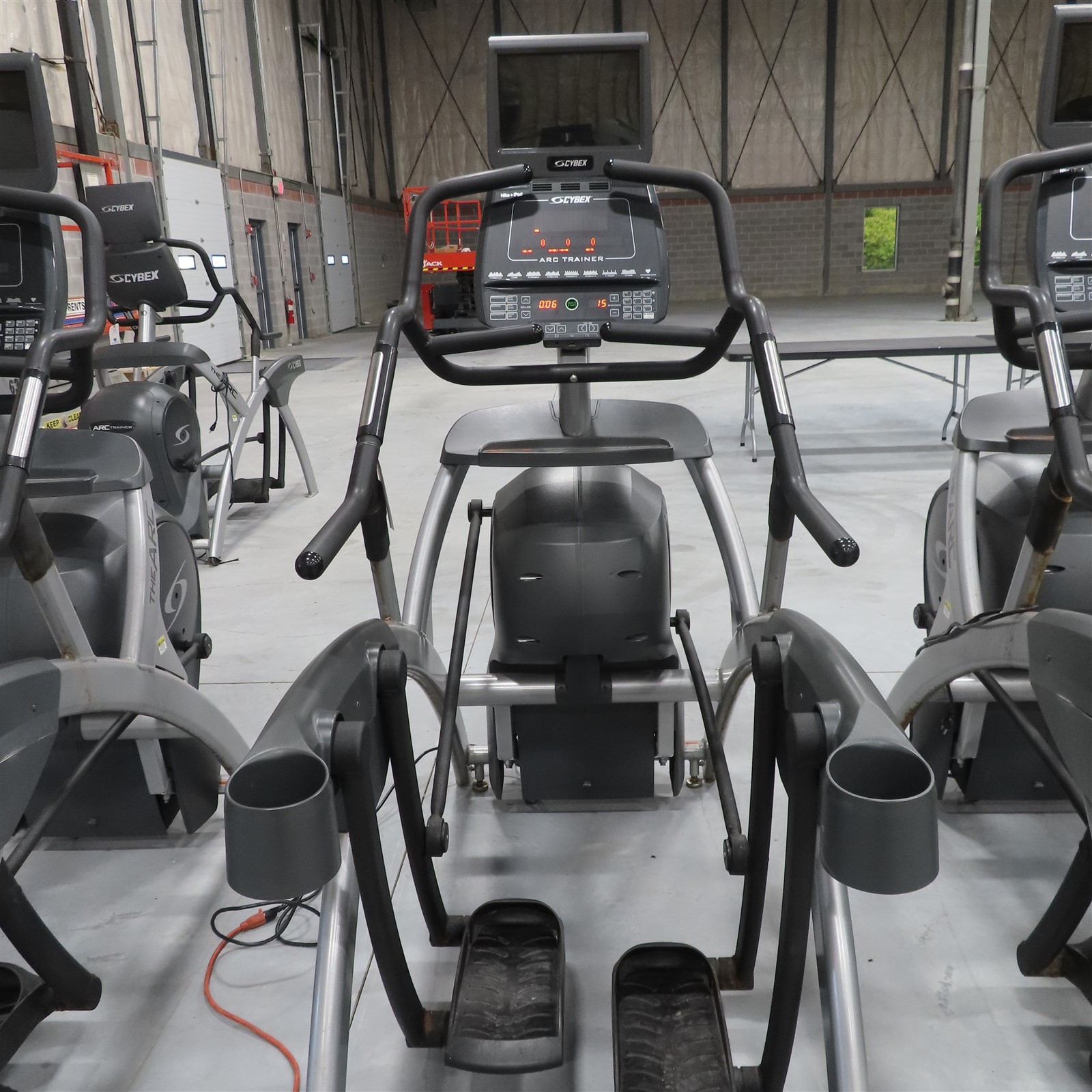 Cybex 750 A Arc Trainer with TV Screen Cybex 750A Lower Body Elliptical