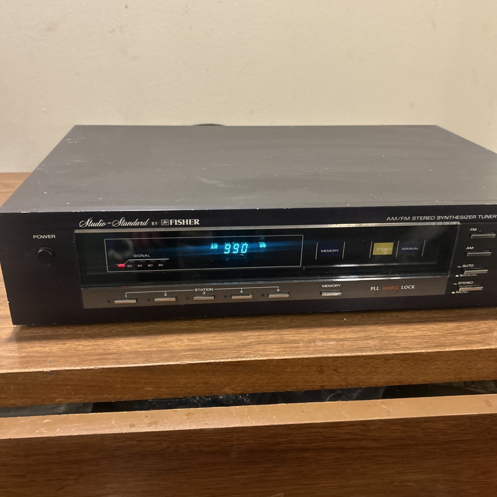 Fisher Studio-standard Synthesizer Tuner FM-660