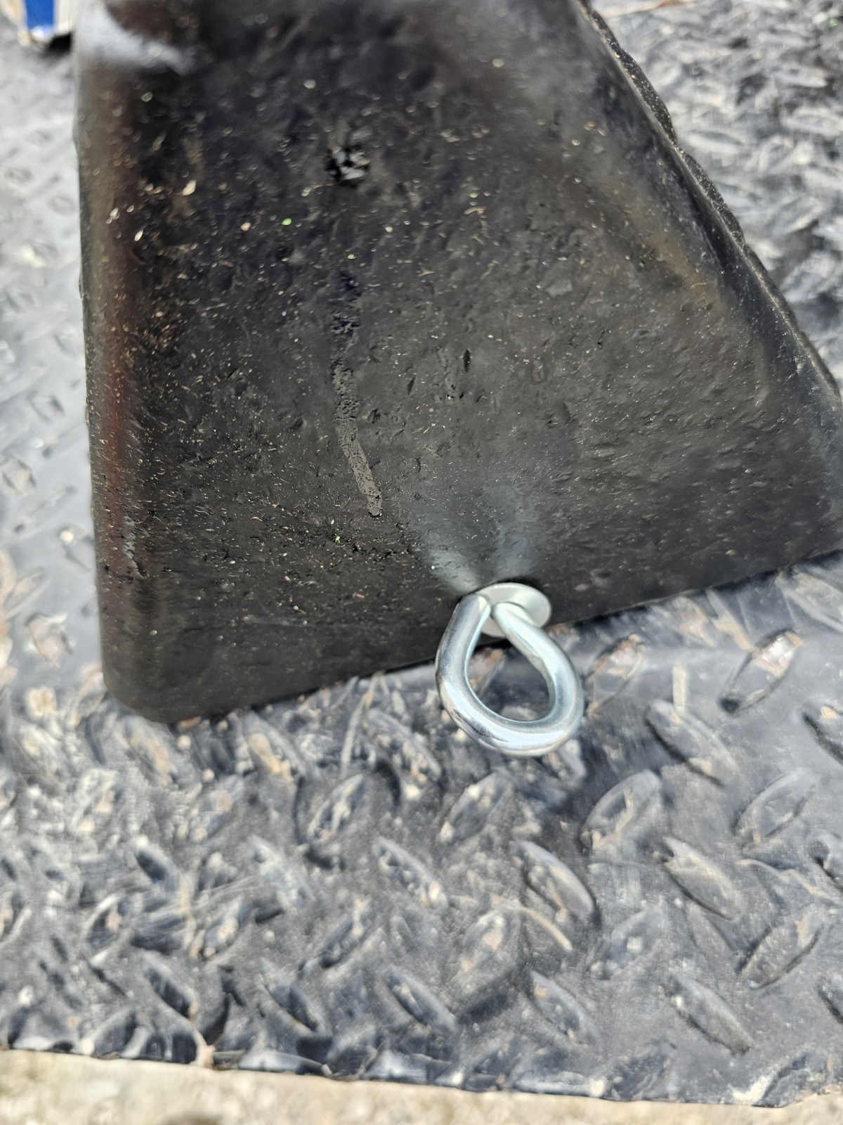 Pyramid Wheel Chock 0020420 Imperial 5042