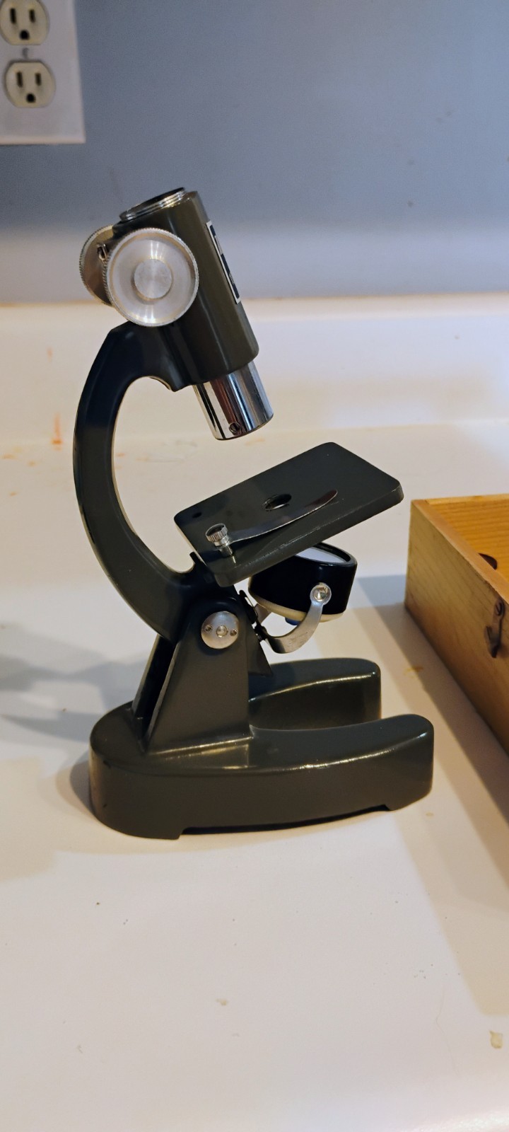 Vintage Manilux Microscope 100x- 750x