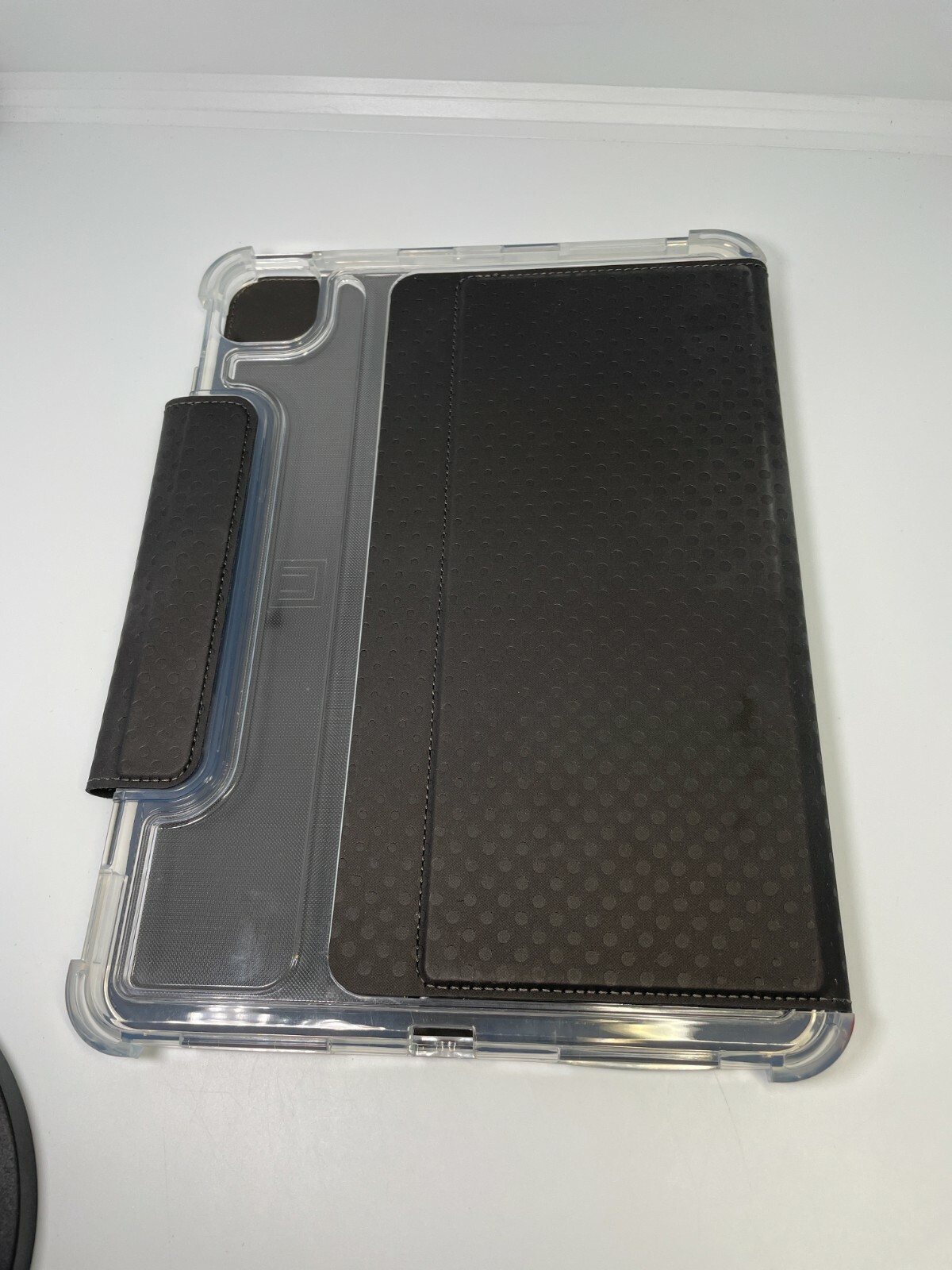 UAG Lucent For Apple 11" iPad Pro 3/4th Gen & iPad Air 10.9" 5/4th Gen Case VG