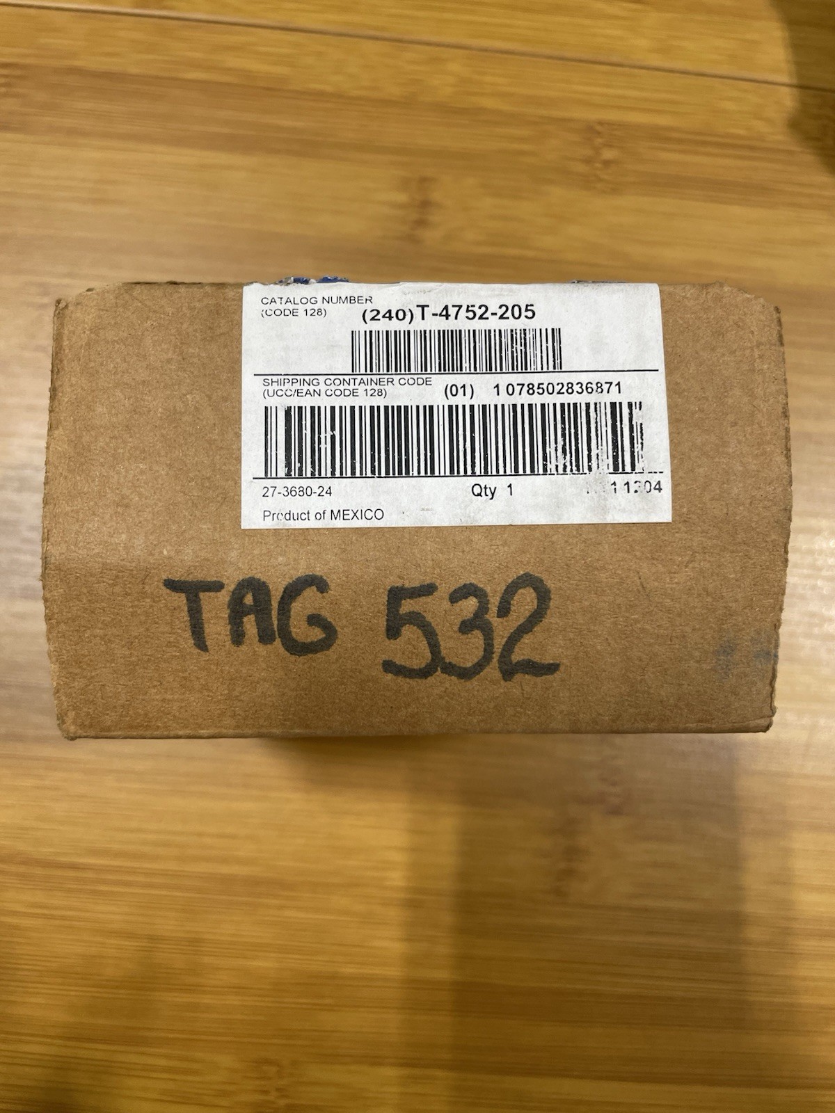 BRAND NEW Johnson Controls T-4752-205 Heating Cooling Thermostat T-4752-6205