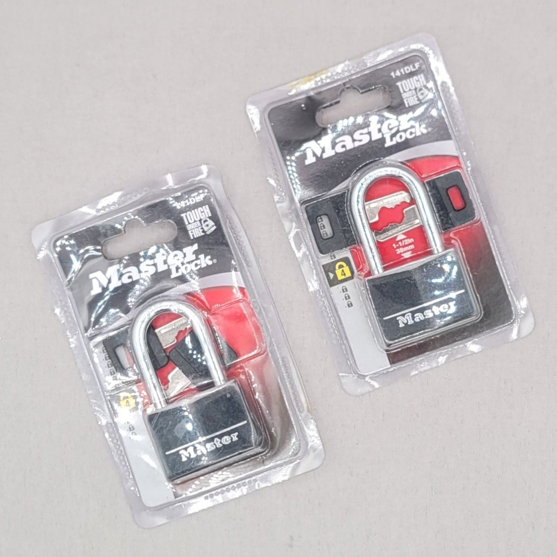 Lot of 2 Master Lock 141DLF Padlock 1-1/2in 38mm Keyed Alike Black Vinyl Covered