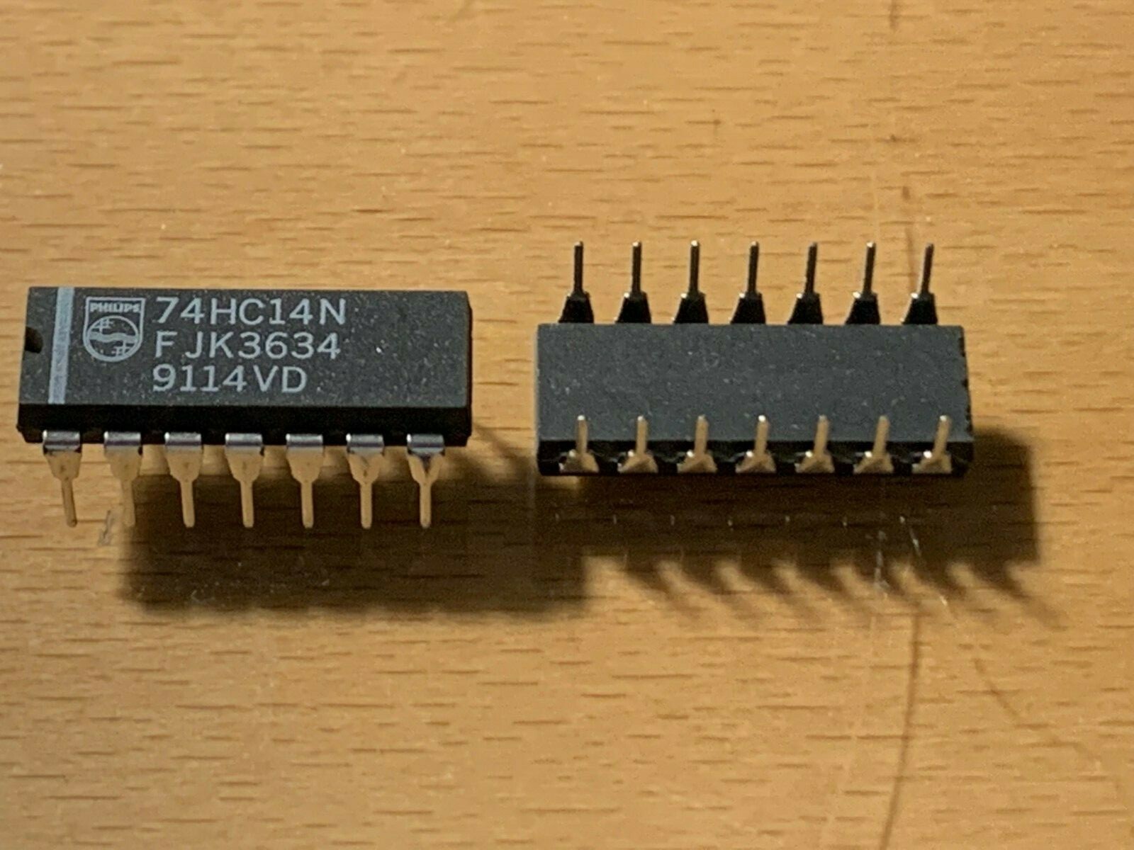 74HC14N - Philips IC - Hex Schmitt-Trigger Inverters, DIP14.