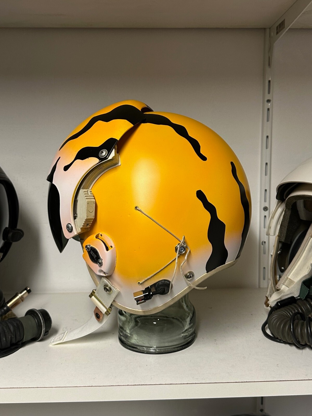 HGU-26 flight helmet BAF tiger painted