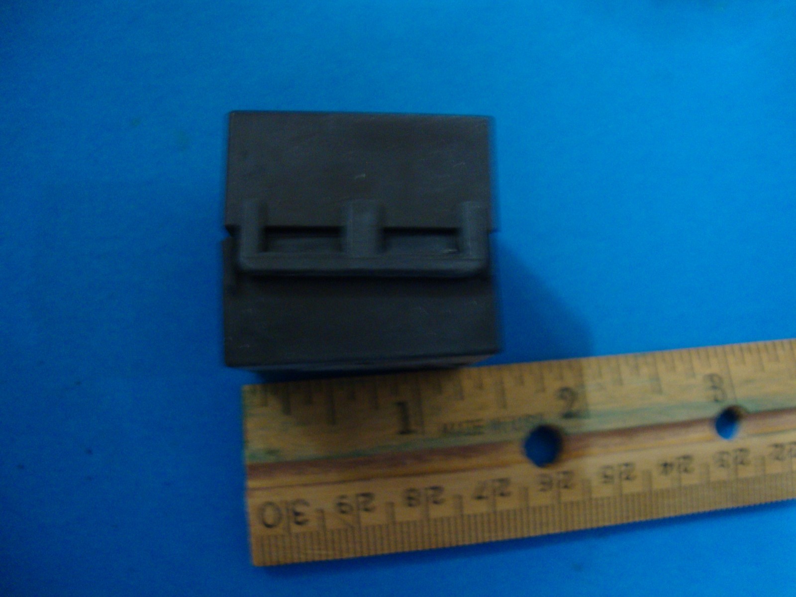 Clam shell EMI filter 1/2 inch inside diameter