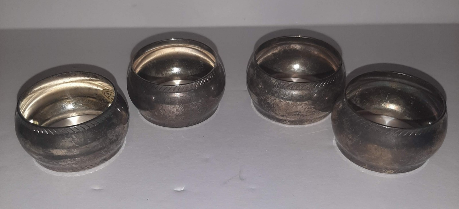 Silver Plated Metal Round Etched Napkin Ring Holder Set Of 4 Classic Tarnished