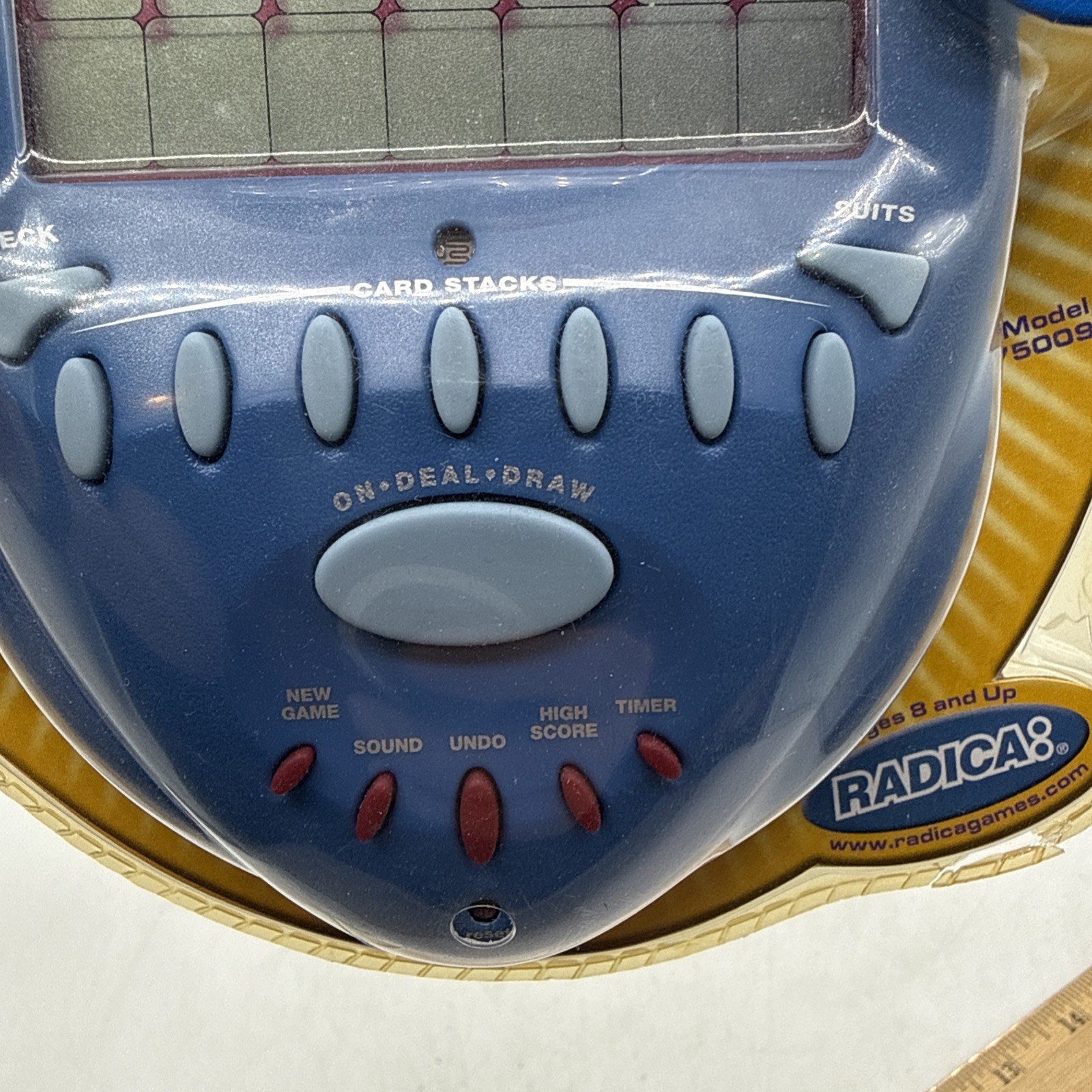 Radica Big Screen Solitaire Handheld Electronic Game – New in Box 75009