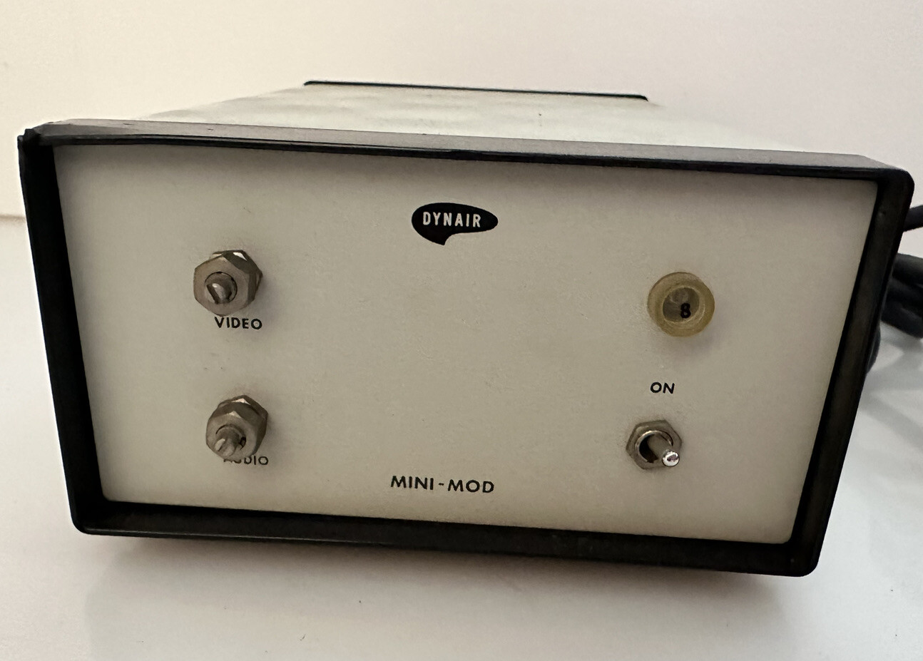 Vintage Dynair Electronics Mini-Mod TX2A Ch8 Audio Video EUC Tested Works