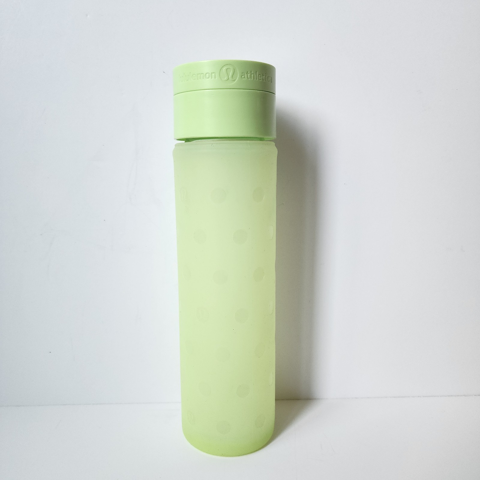 Lululemon Glass Water Bottle With Silicone Sleeve Green Polka Dot 16 Oz Handle