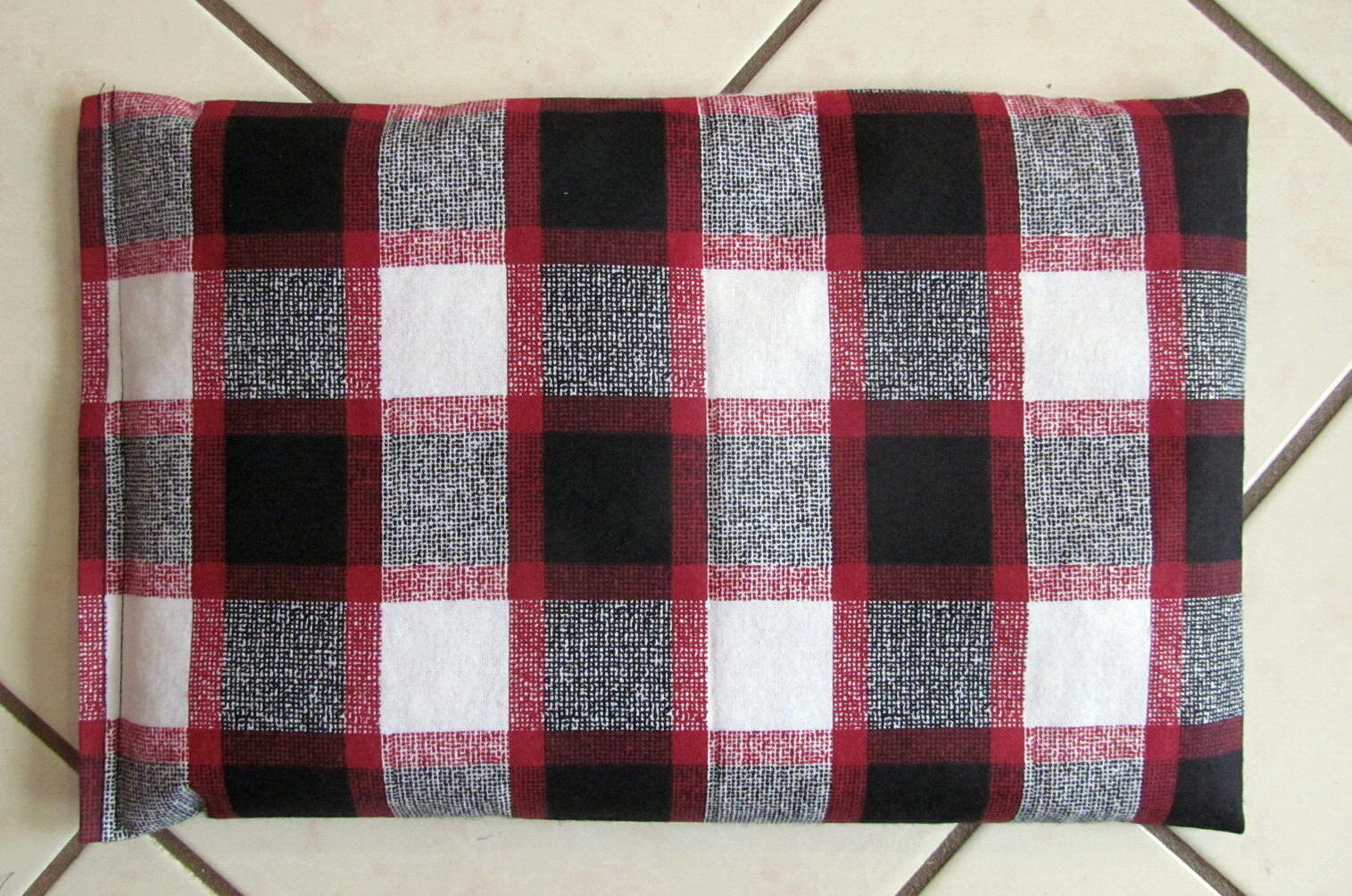 New Microwavable Therapeutic Plaid Flannel  Corn Bag / Heating Pad Pack Hot
