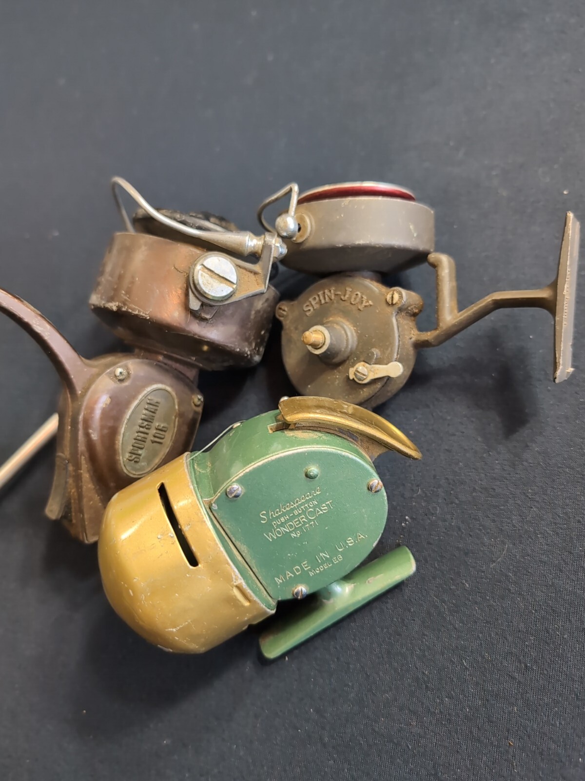 Vintage Fishing Reels lot *Working/Parts/Decor*