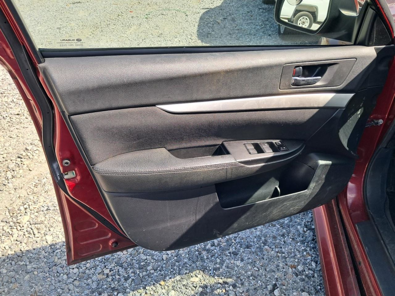 LEGACY 2010 Glove Box 4782571
