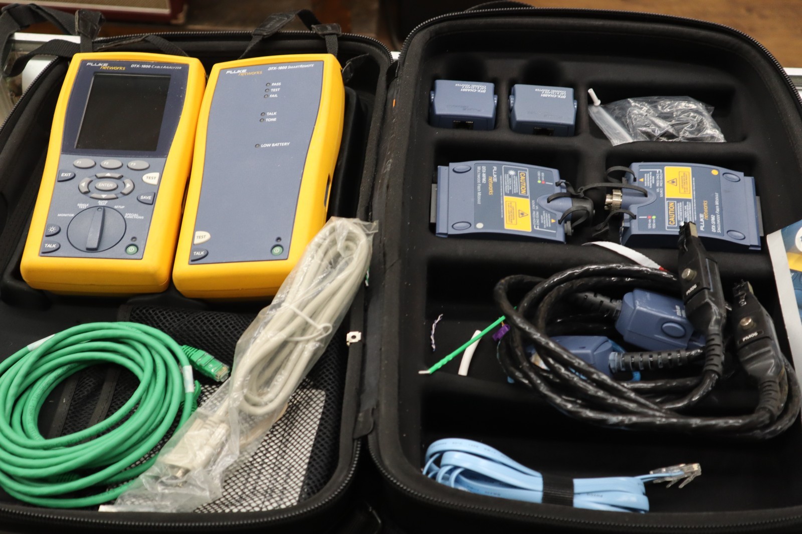 Fluke DTX-1800 Fiber Cable Analyzer & Smart Remote DTX-SFM2 DTX-MFM2 Modules +