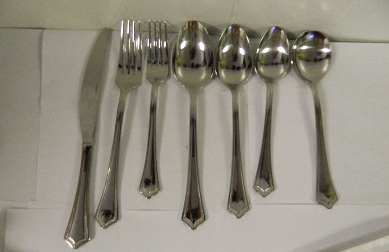 Arcoroc Amaryllis  7  pc Place Setting Flatware Set  18/10 Stainless NEW