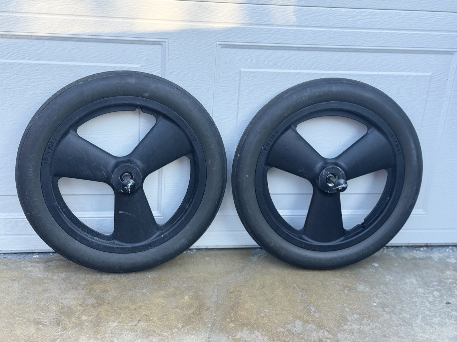 Primo Wheelchair Wheels W/ Axle Pins KI Mobility Focus CR - 16" X 2.125" - P173