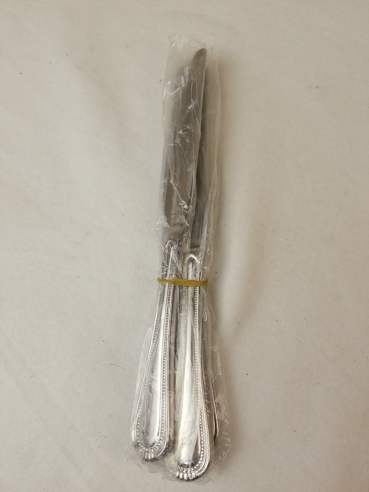 Oneida COUNTESS Stainless 4 Dinner Knives Beaded Glossy NEW Flatware E51N & FS!