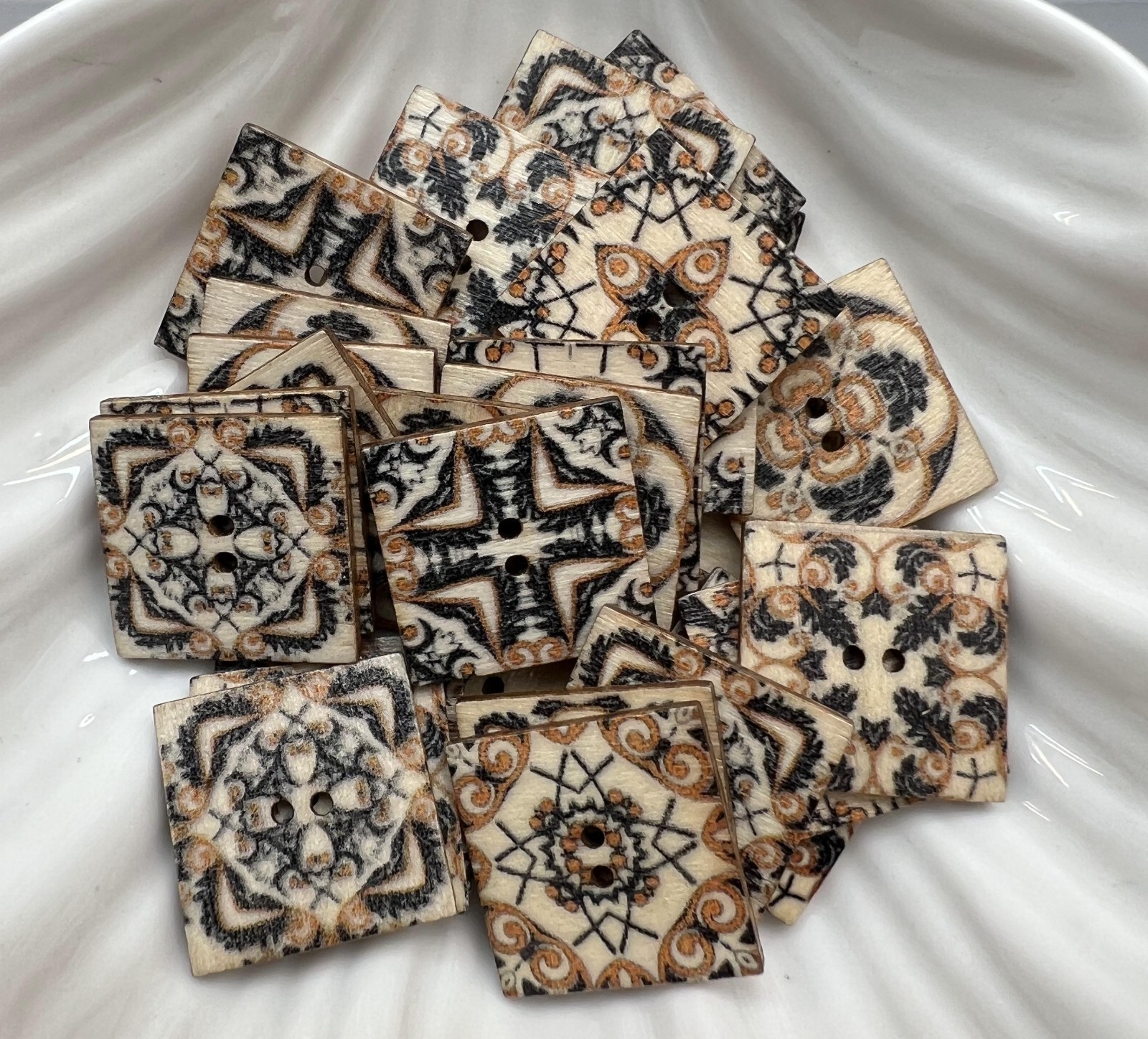 30PC Vintage Pattern Printed Square Wood Buttons Flat Back 2 Holes Crafts 25mm