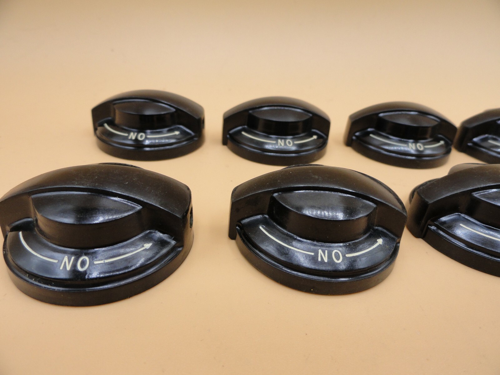 VINTAGE BAKELITE KNOBS (Lot of 10)
