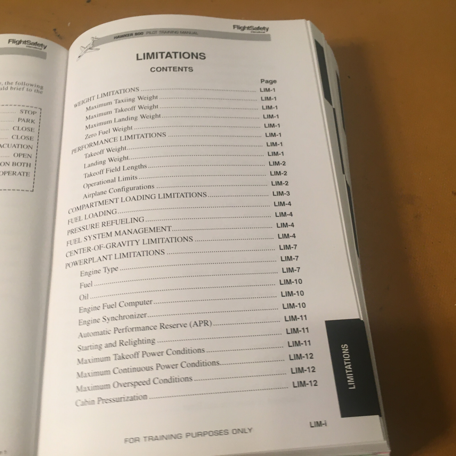 Hawker 800 Pilot Training Manual, Vol. 1, Operational Information