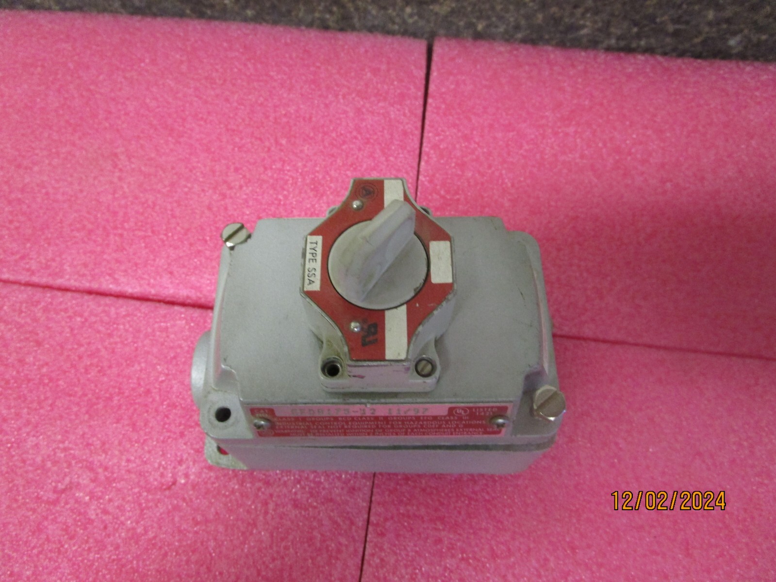 Appleton Selector Switch Control Station Sealed 2 Position, 2 Circuit EFDB175-12